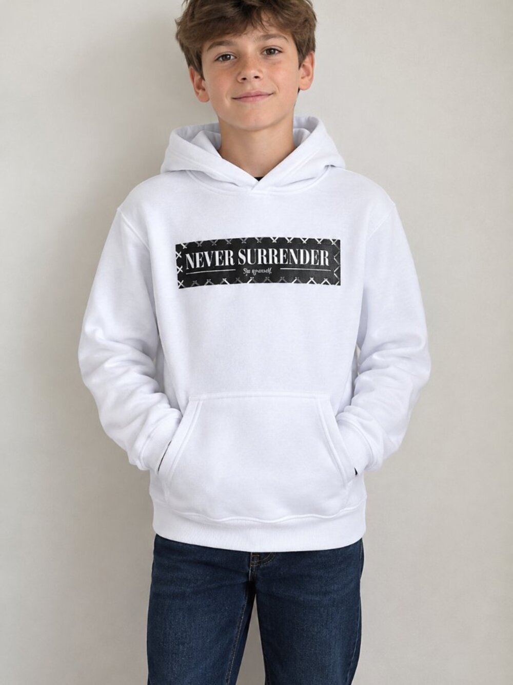 CR24 Chromeedge "Never Surrender" White Graphic Hoodie Sweatshirt Size 10-12
